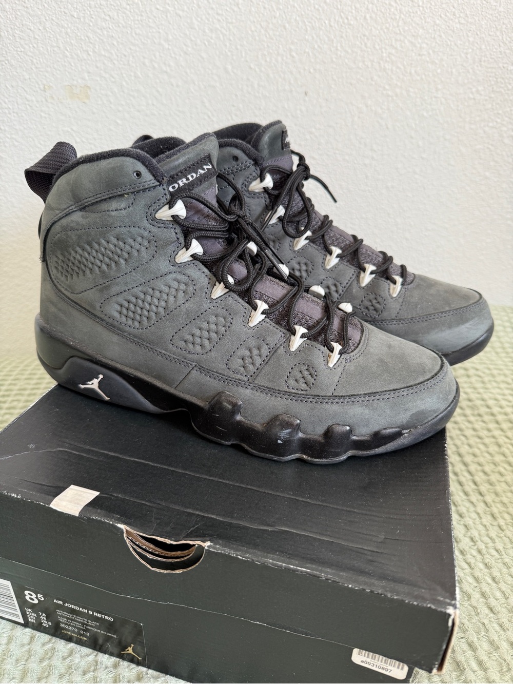 Jordan 9 Retro Anthracite